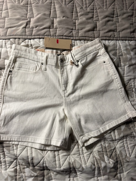 Levi's Pants - NEW Levi’s Shorts Size 6/W28